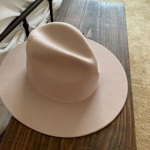 Gigi Pip Wes Hat